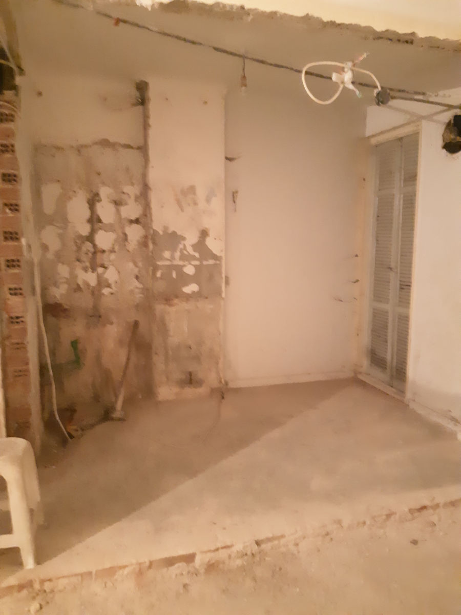 Μοντέρνα ανακαίνιση διαμερίσματος στη Θεσσαλονίκη πριν