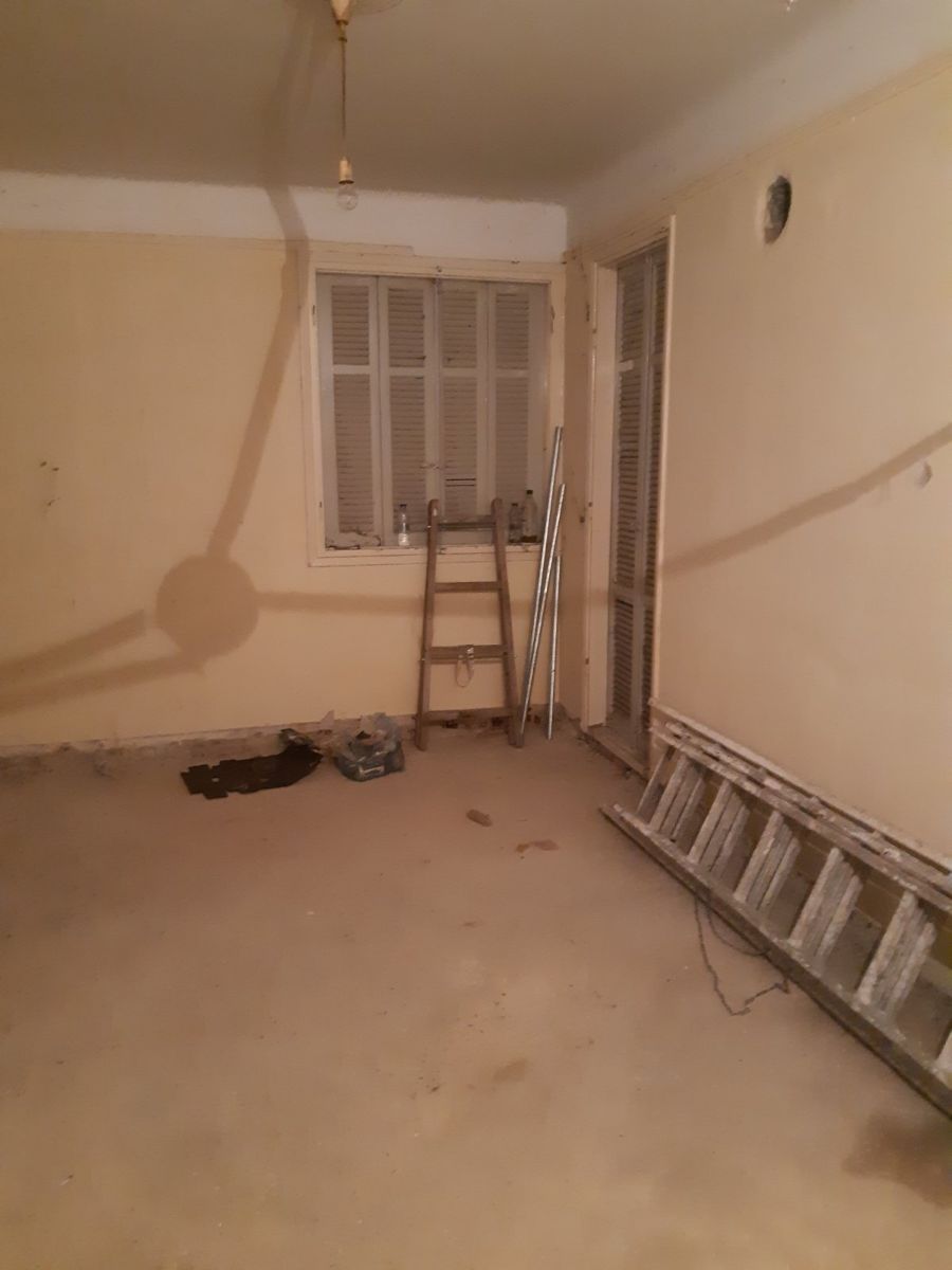 Μοντέρνα ανακαίνιση διαμερίσματος στη Θεσσαλονίκη πριν