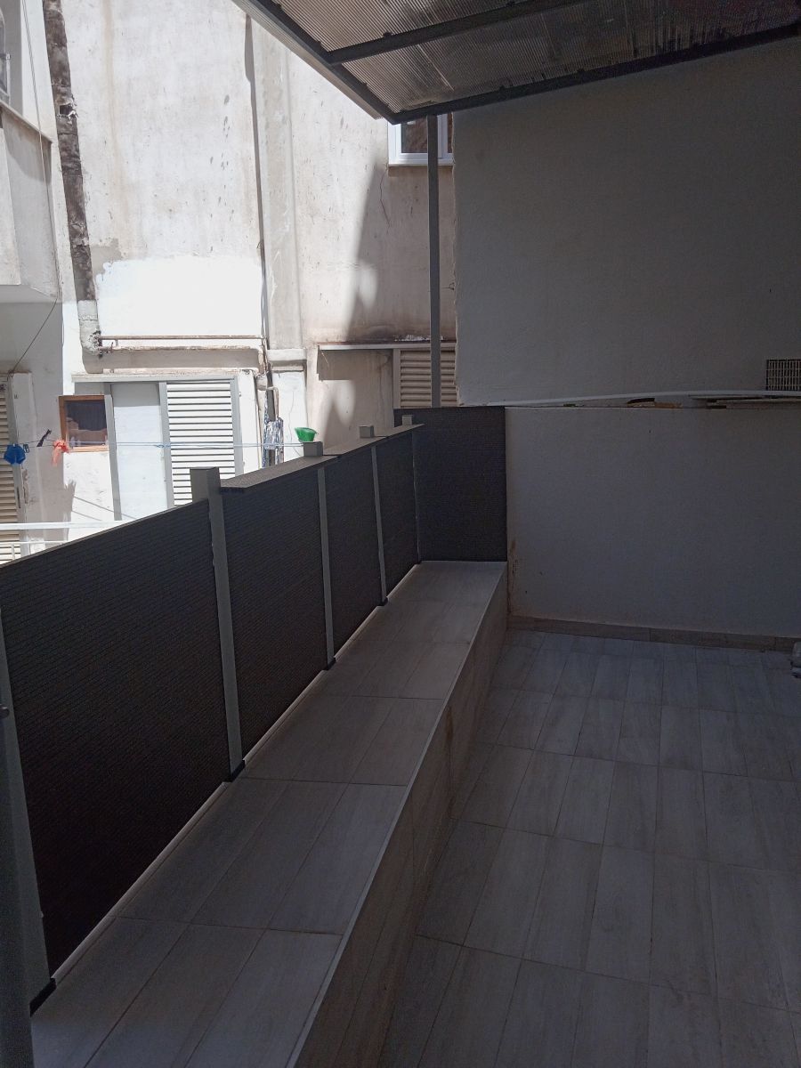 Μοντέρνα ανακαίνιση studio στη Θεσσαλονίκη μετά