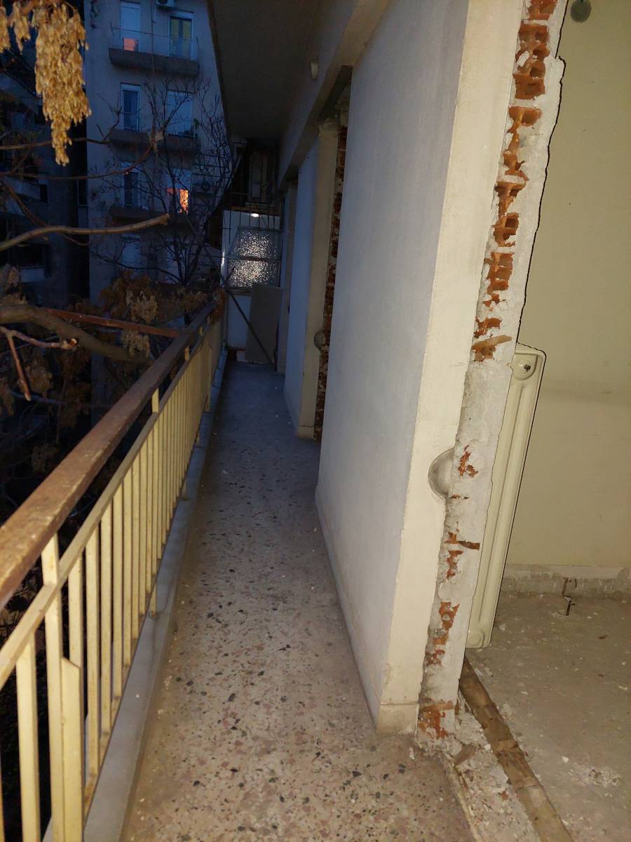 Μοντέρνα ανακαίνιση διαμερίσματος στη Θεσσαλονίκη πριν