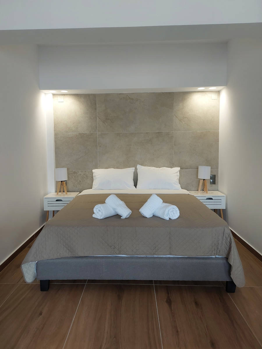 Μοντέρνα ανακαίνιση γκαράζ στον Βράχο Πρέβεζας