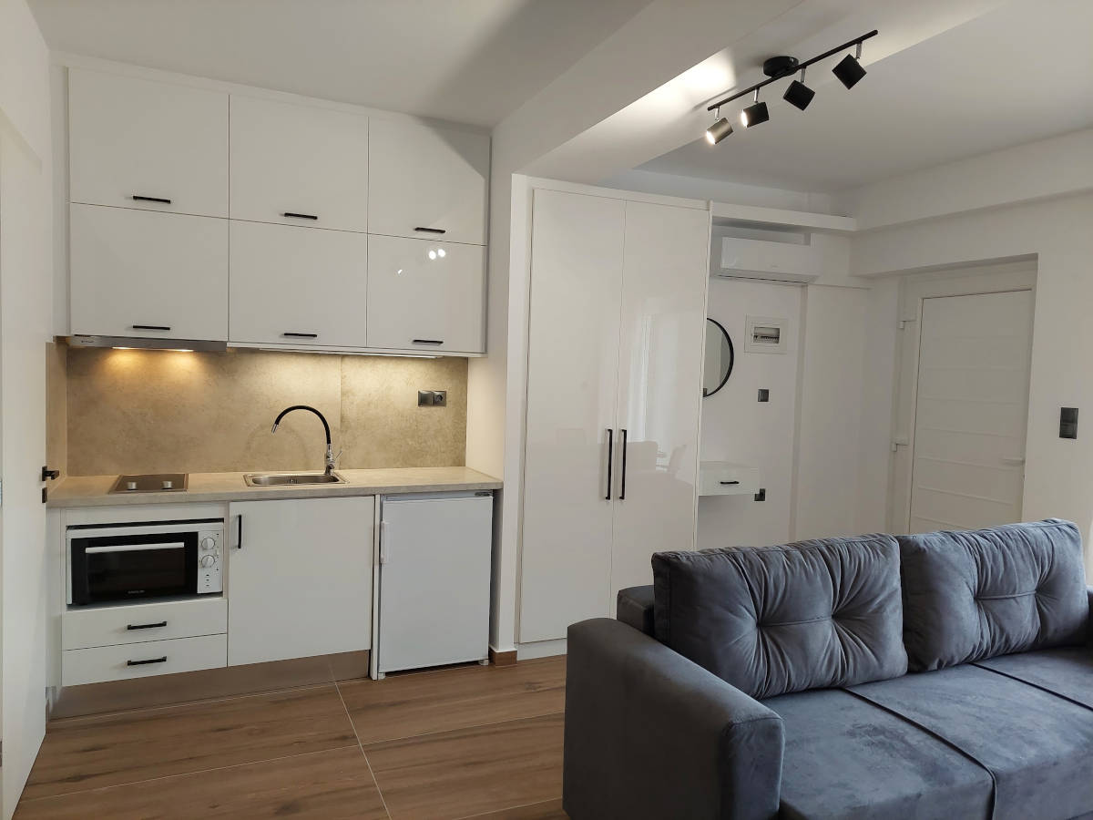 Μοντέρνα ανακαίνιση γκαράζ στον Βράχο Πρέβεζας