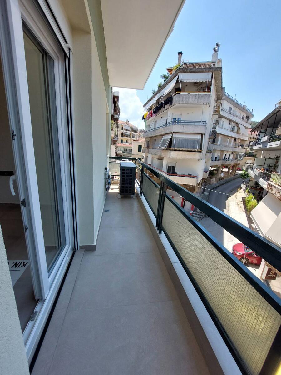 Μοντέρνα ανακαίνιση διαμερίσματος στα Ιωάννινα