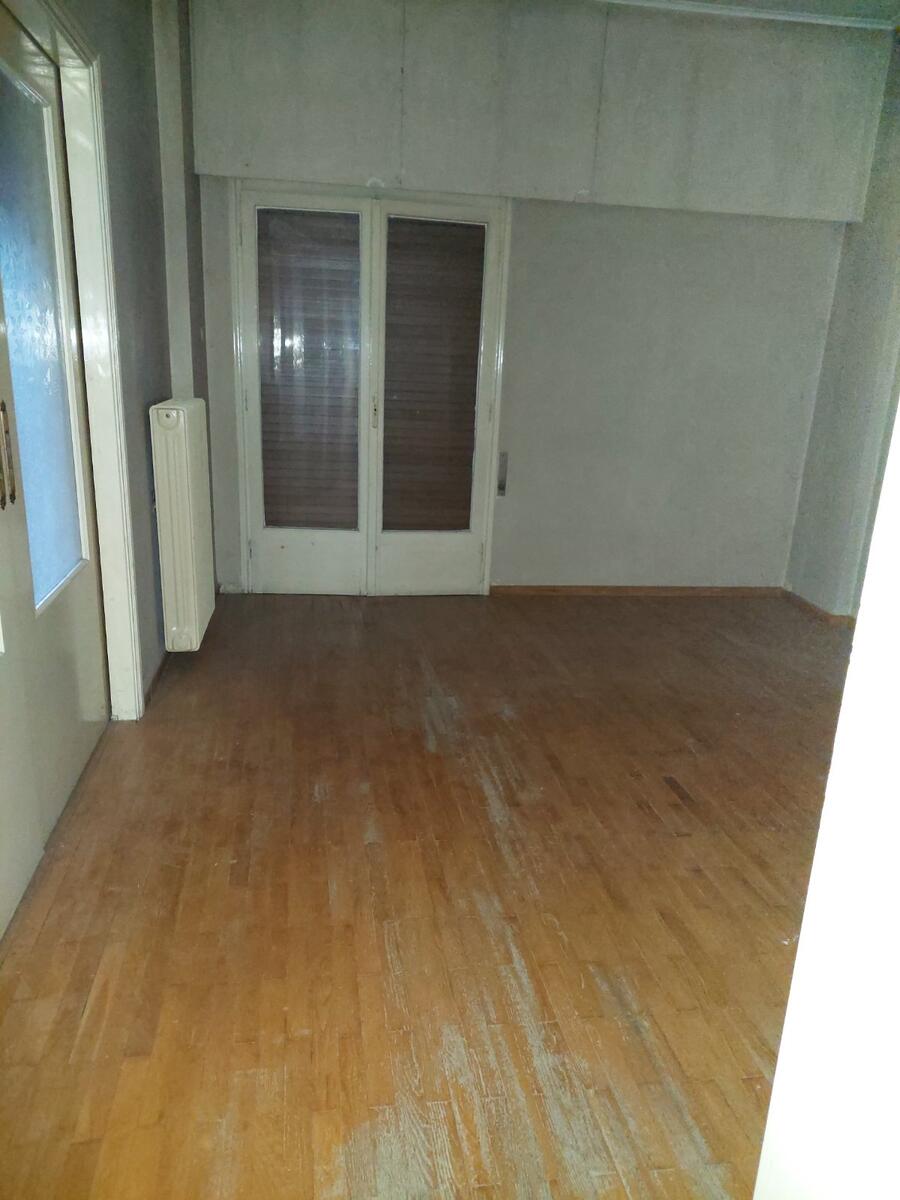 Μοντέρνα ανακαίνιση διαμερίσματος στα Ιωάννινα πριν